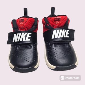 Nike Toddler Team Hustle Sneakers Size 7C